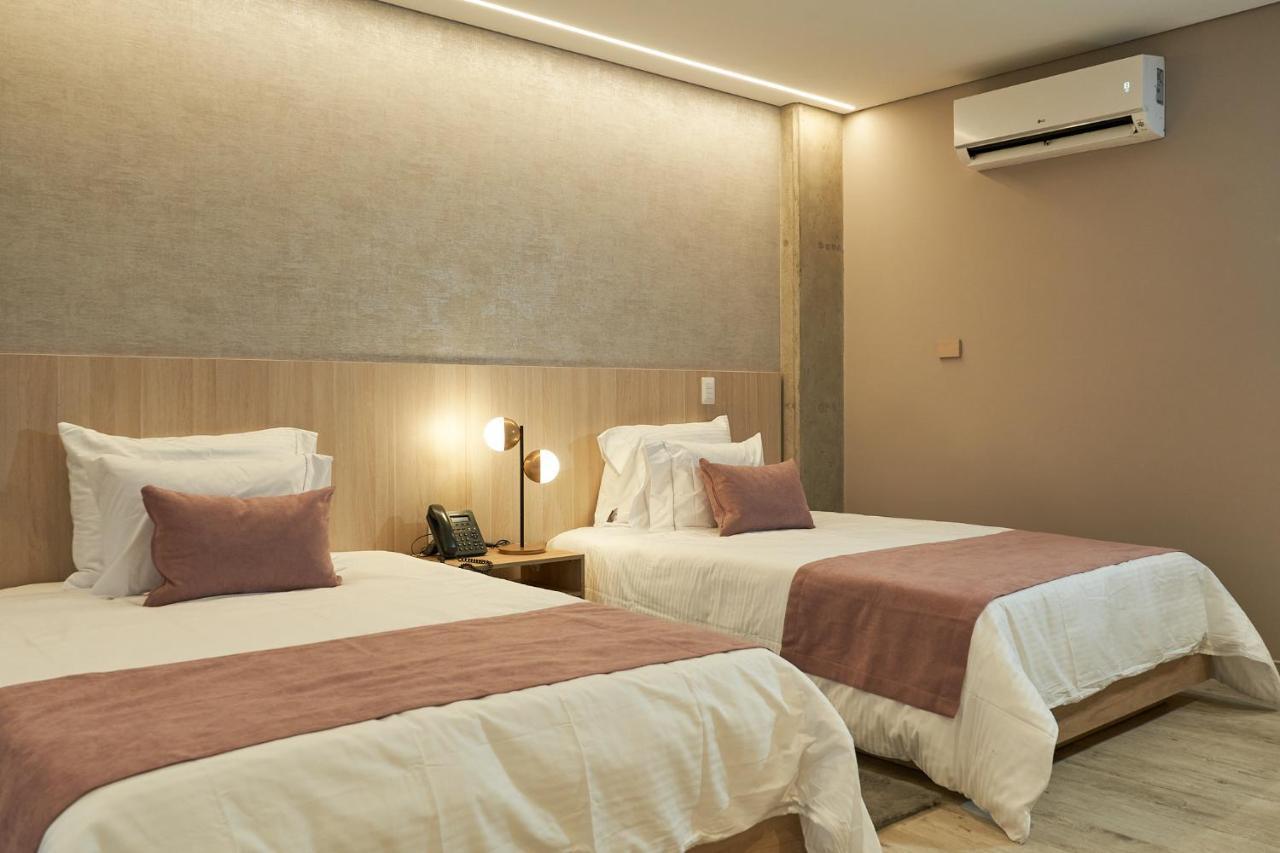 Eutopiq Hotel 메딜린 외부 사진