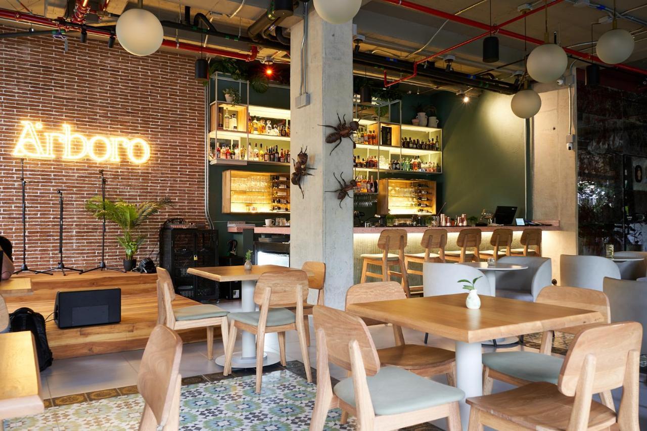 Eutopiq Hotel 메딜린 외부 사진