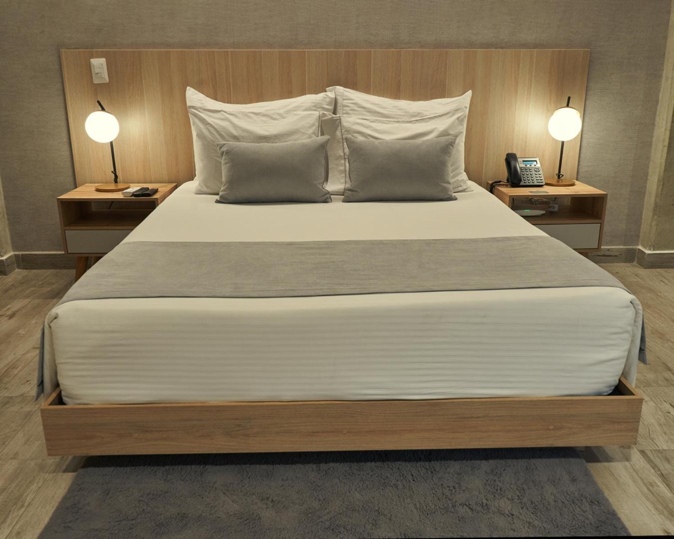 Eutopiq Hotel 메딜린 외부 사진