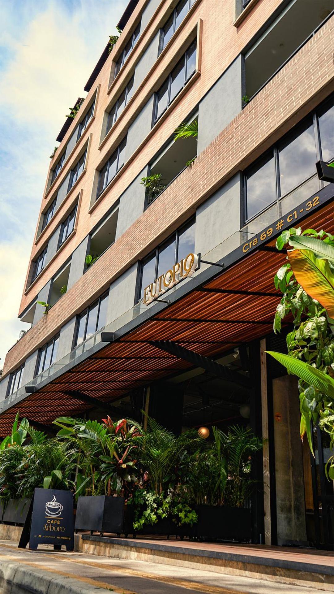 Eutopiq Hotel 메딜린 외부 사진