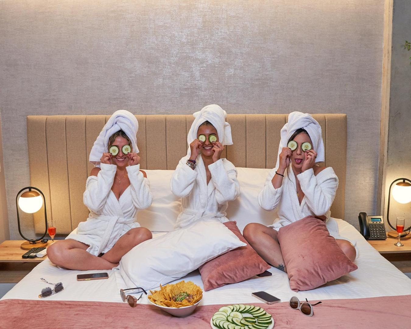 Eutopiq Hotel 메딜린 외부 사진
