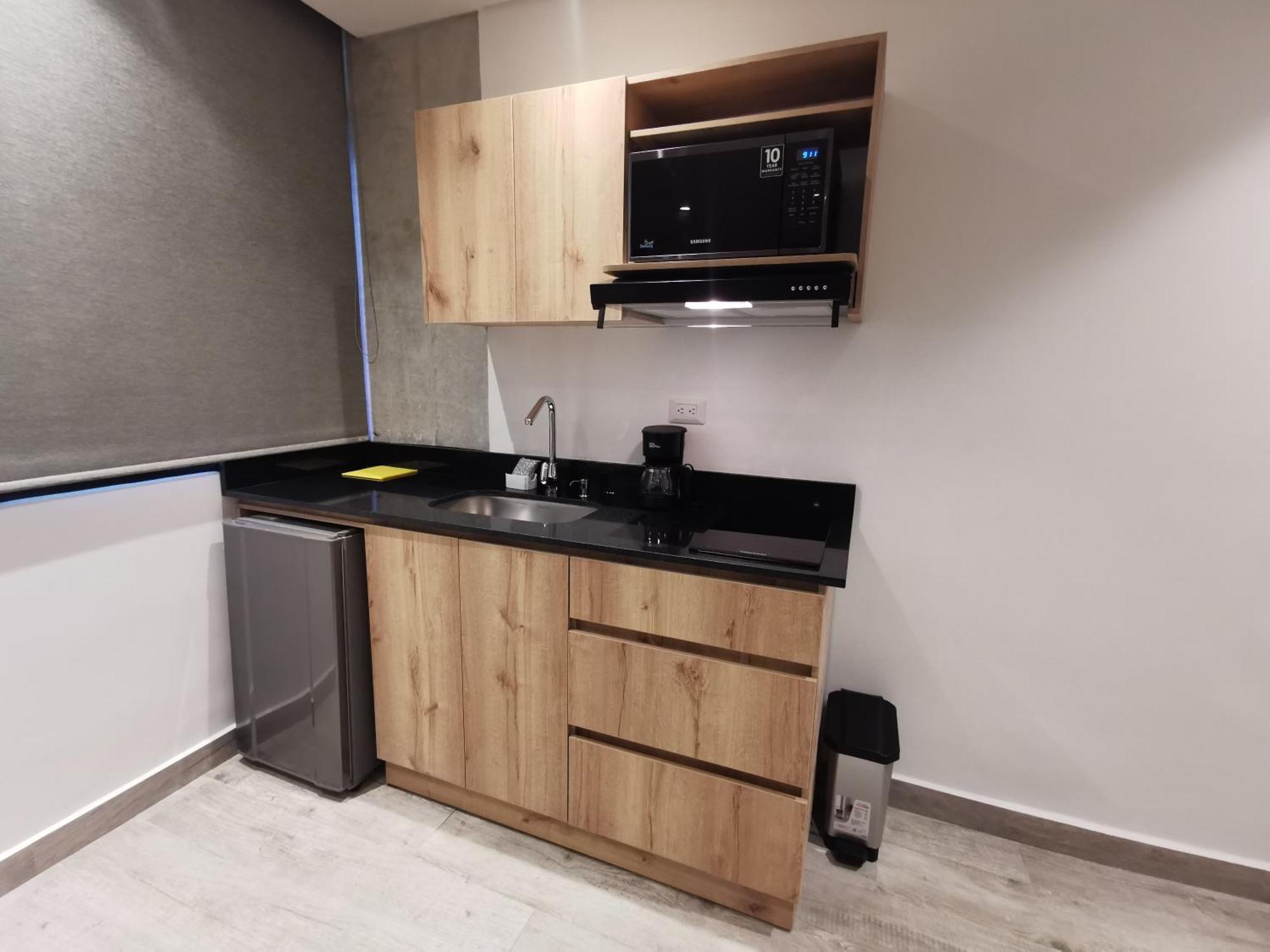Eutopiq Hotel 메딜린 외부 사진