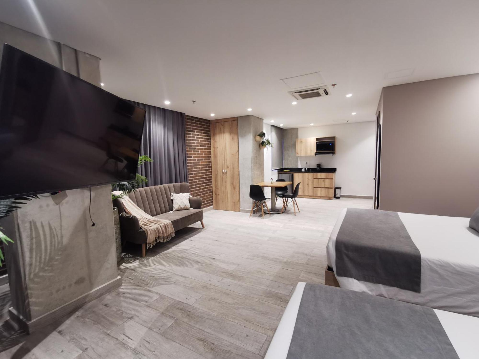 Eutopiq Hotel 메딜린 외부 사진